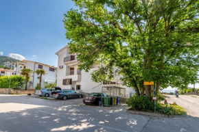 Apartments with a parking space Baska, Krk - 22408